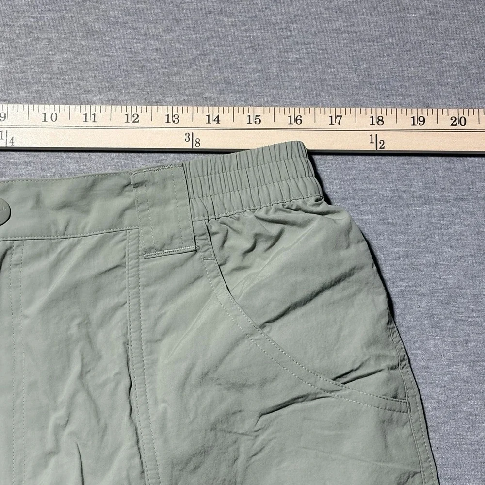 Islamorada Flats by Quest - Sage-  nylon cargo, hiking shorts, size Large‎